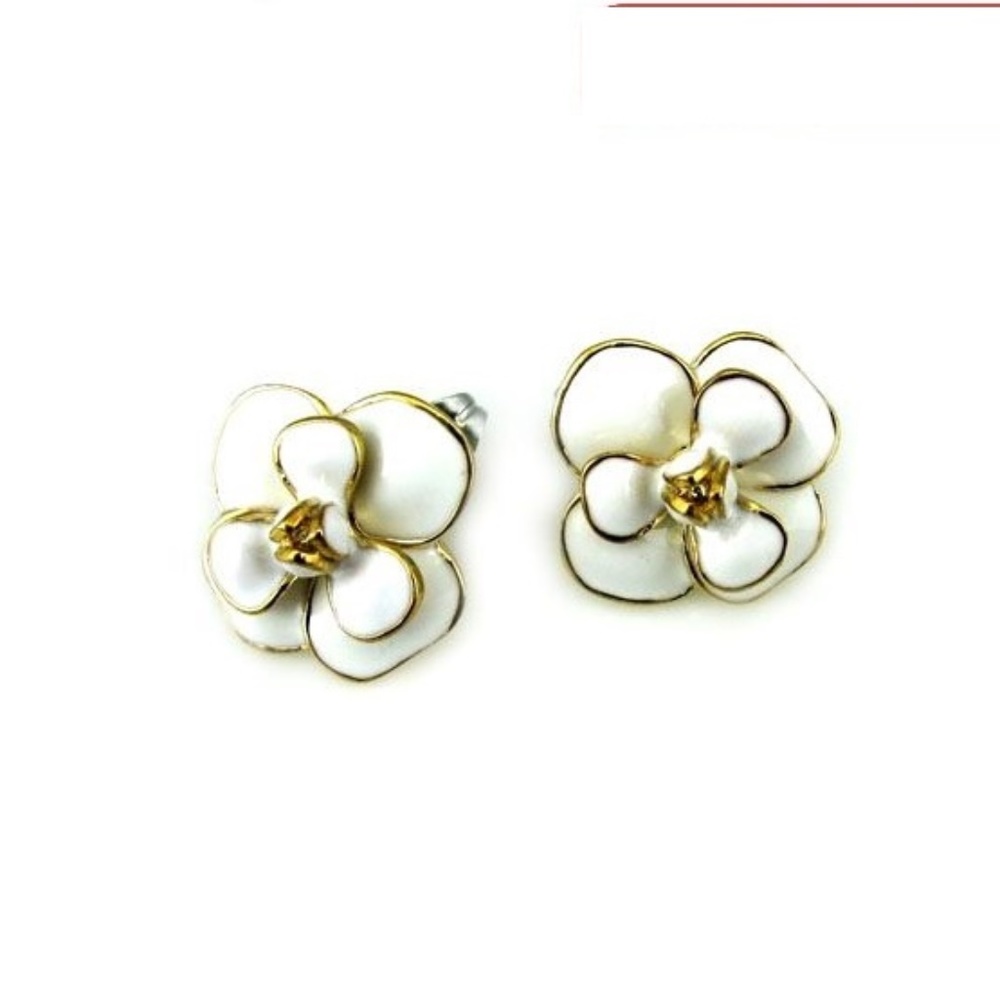 Stainless Steel Fashion Flower Stud Earrings